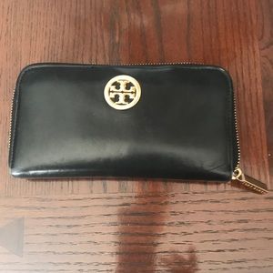 Tory Burch full zip wallet